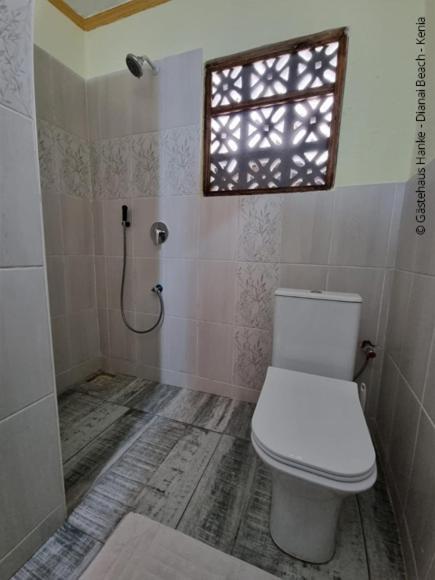 Apartmenthaus Salama Villen In Diani Diani Beach Exterior photo