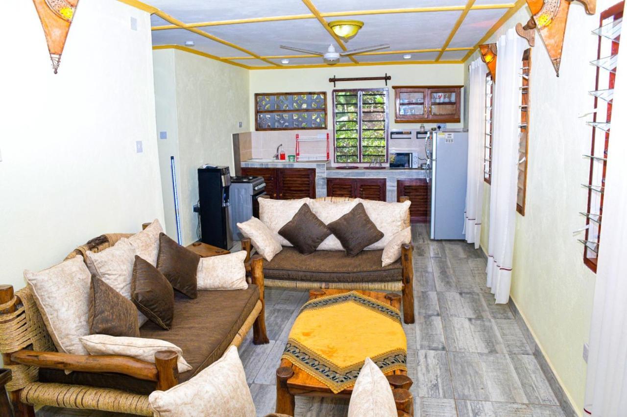 Apartmenthaus Salama Villen In Diani Diani Beach Exterior photo